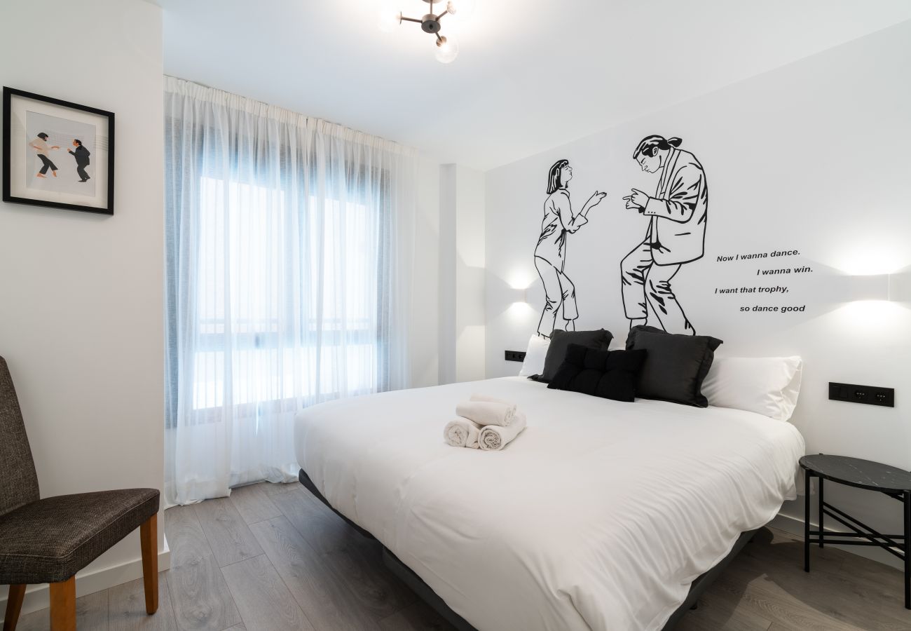 Schlafzimmer mit Kingsize-Bett, 1-Schlafzimmer-Wohnung in der Innenstadt von Málaga, by cazul.eu