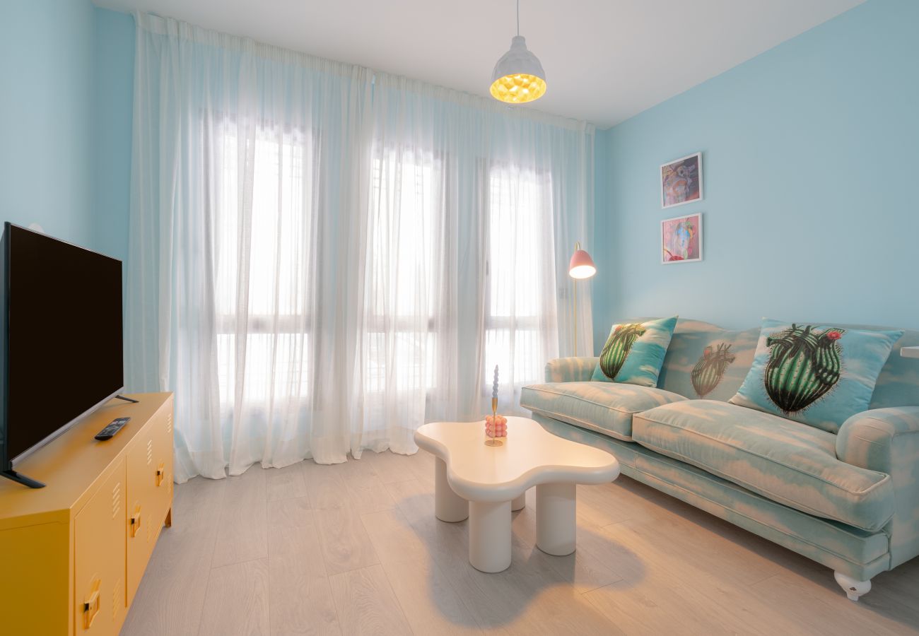 Apartamento en Málaga - Apto. artístico con mágico patio trasero, centro Málaga 