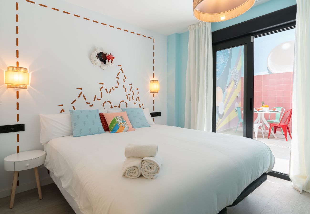 Apartamento en Málaga - Apto. artístico con mágico patio trasero, centro Málaga 